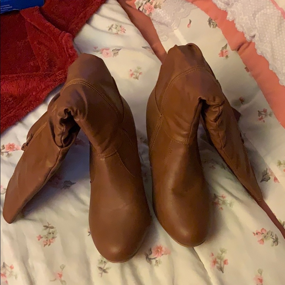 Boots - Picture 2 of 3